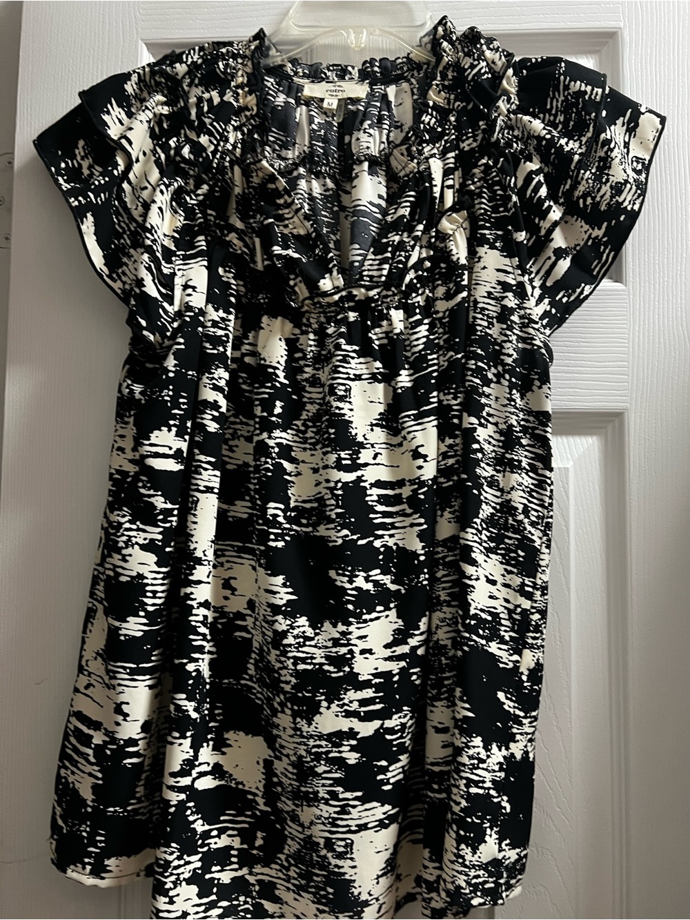entro Black & White Abstract Short Sleeve Dress